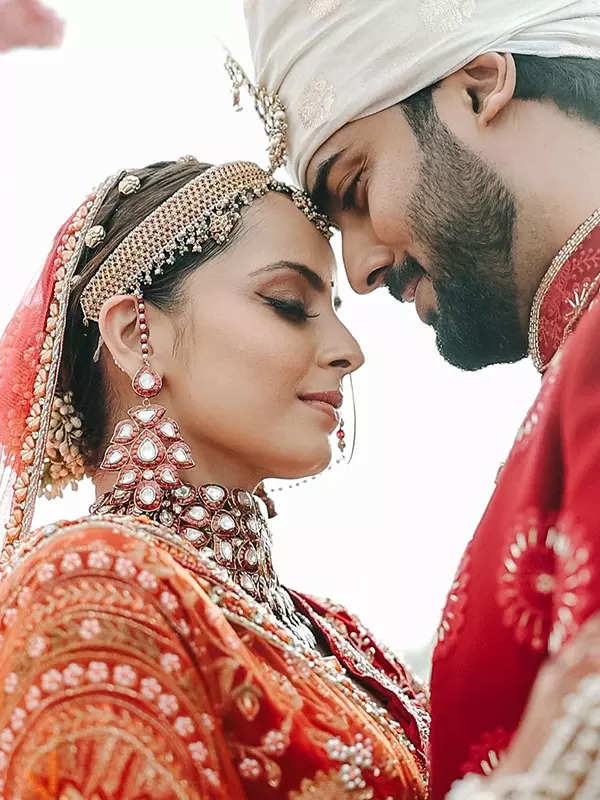 Shrenu Parikh embarks on a new chapter: Radiant in matrimony with Akshay Mhatre, shares enchanting wedding photos