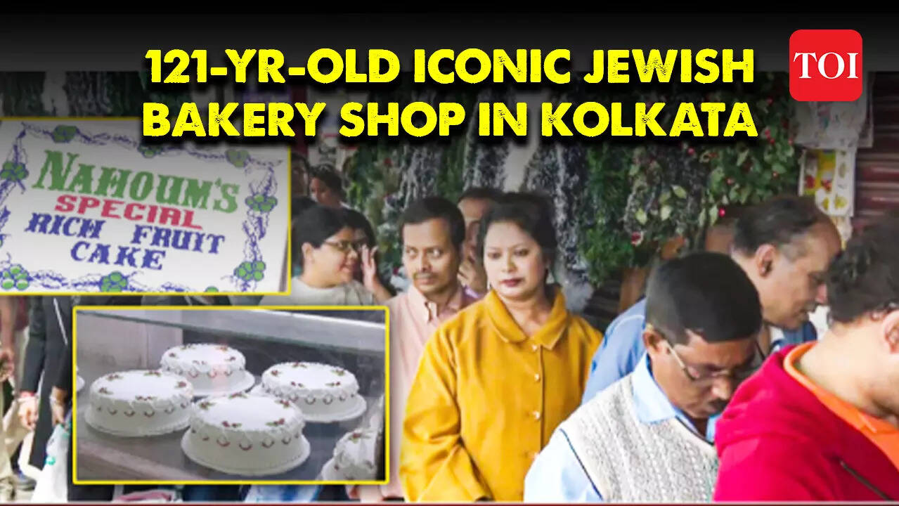 Christmas 2023 Thousands queue up at 121yrold iconic Jewish bakery