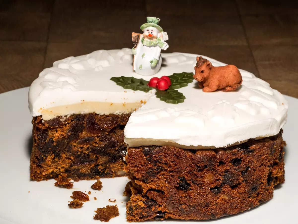 5 tips to reuse leftover Christmas Cake