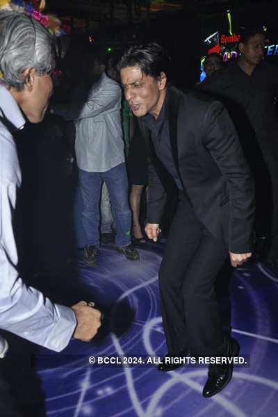 SRK dances at BT anniv party!