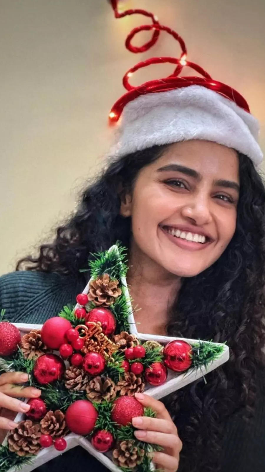 Anupama Parameswaran s Christmas joy is pure bliss to watch