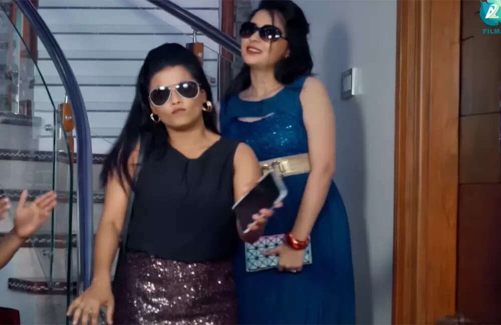 Online-Madhuve-Offline-Shobhana1