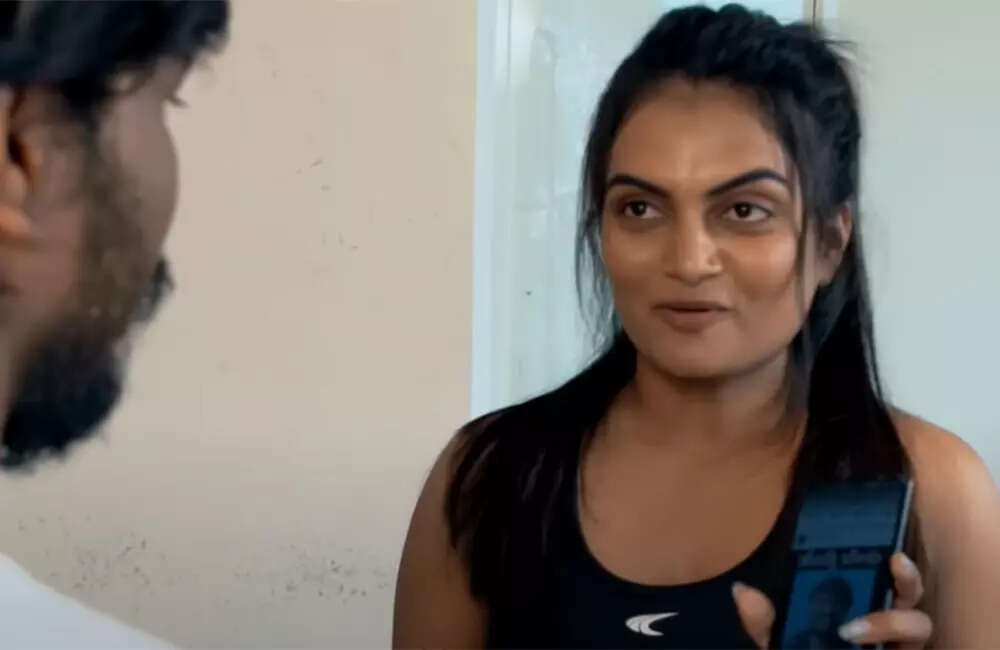 Online-Madhuve-Offline-Shobhana2