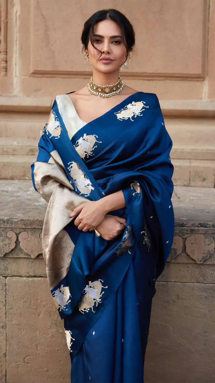 Esha Gupta is elegance personified in a beautiful blue silk saree