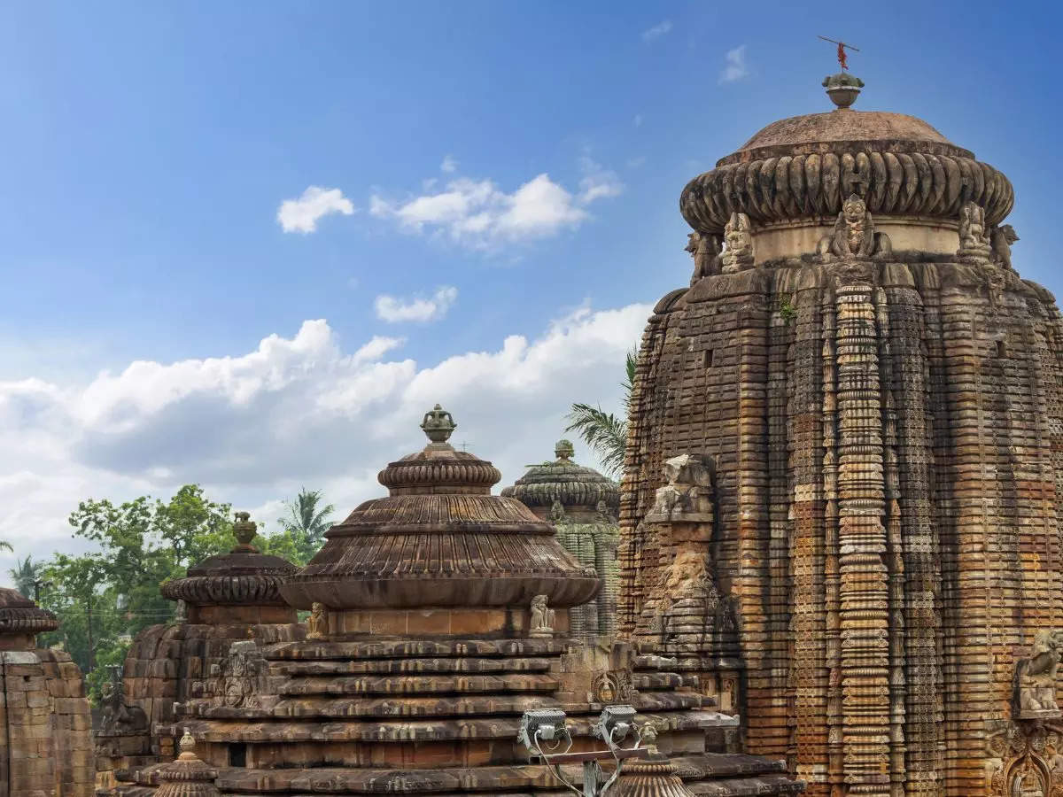 A guide to visiting the ancient Lingaraja Temple in Bhubaneswar ...