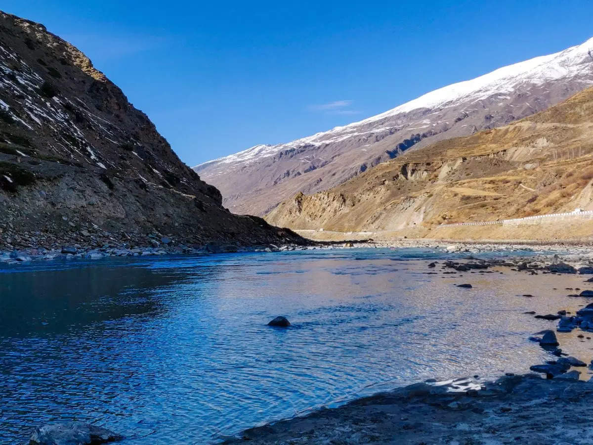 What makes Sissu Valley in Himachal Pradesh a must visit destination?