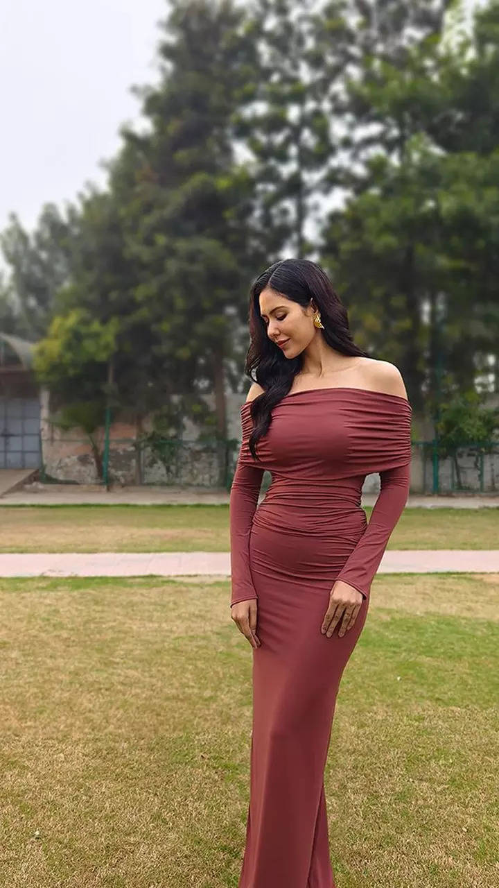 Off the shoulder long bodycon dress best sale