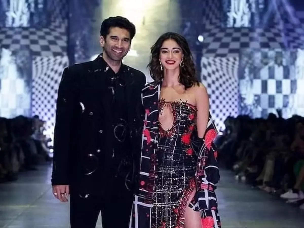 Body language expert decodes Ananya Panday and Aditya Roy Kapur's ...