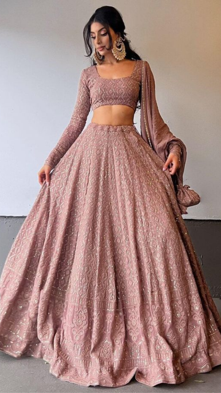 Trendy and unique choli designs to go with your dream lehenga this
