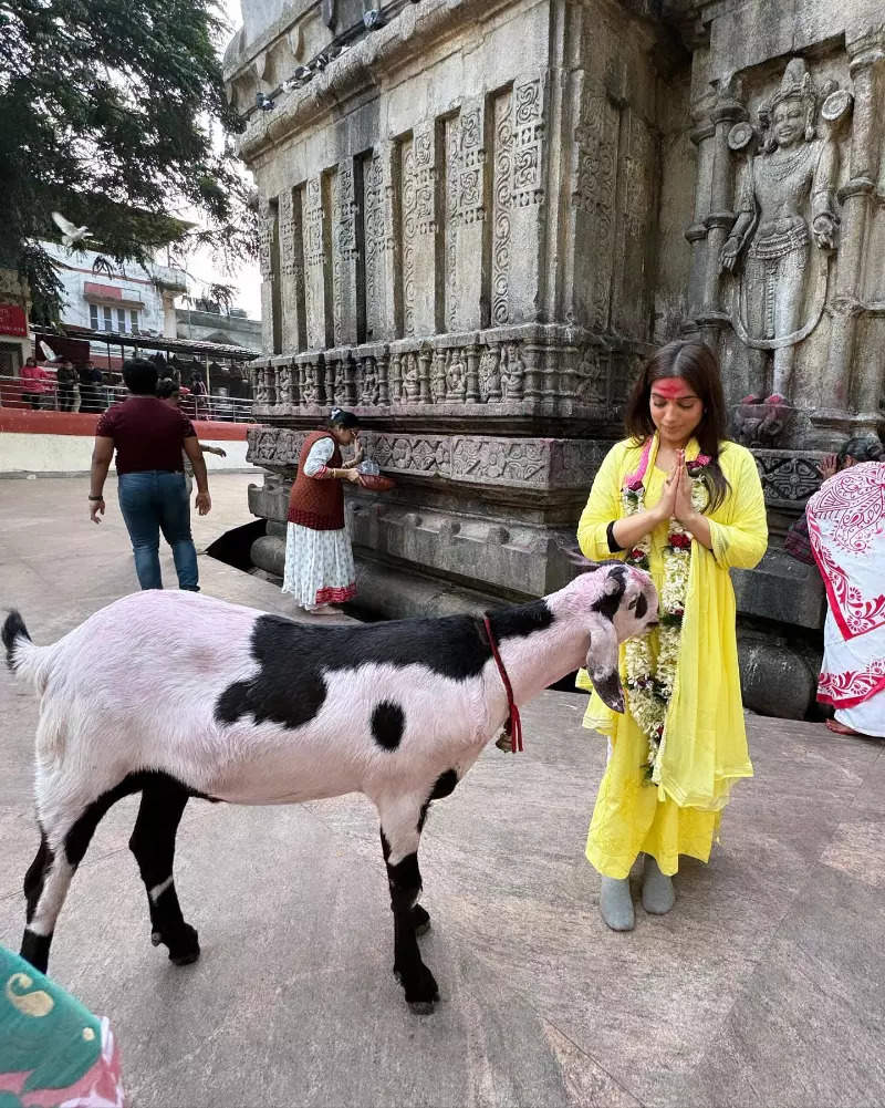 Bhumi Pednekar seeks blessings at Kamakhya Devi Mandir with her sister Samiksha