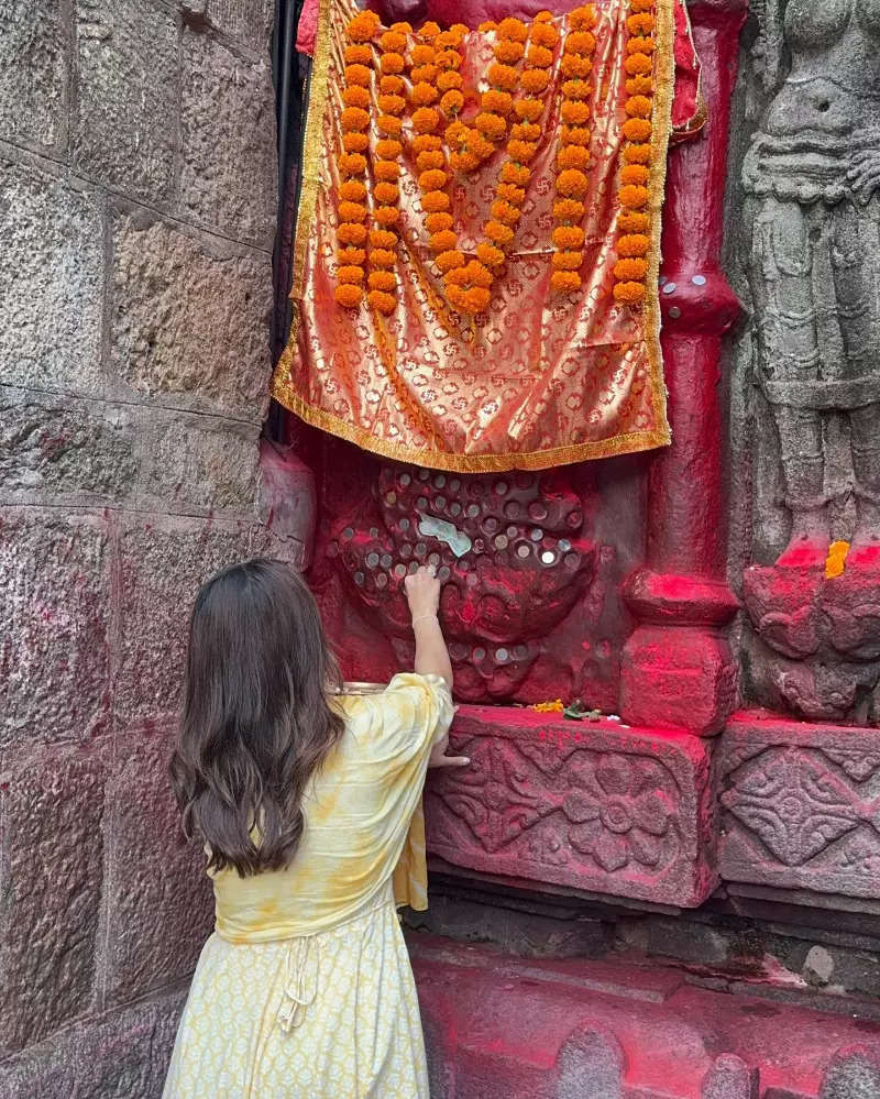 Bhumi Pednekar seeks blessings at Kamakhya Devi Mandir with her sister Samiksha