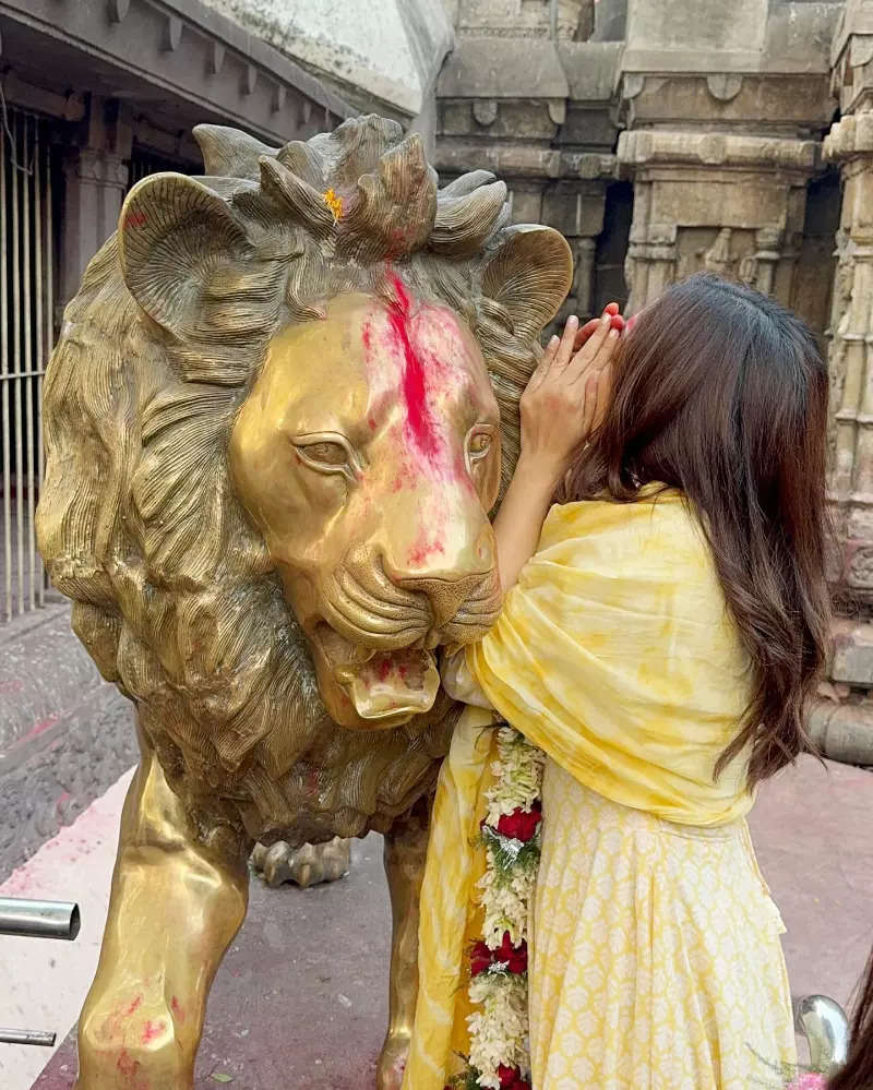 Bhumi Pednekar seeks blessings at Kamakhya Devi Mandir with her sister Samiksha