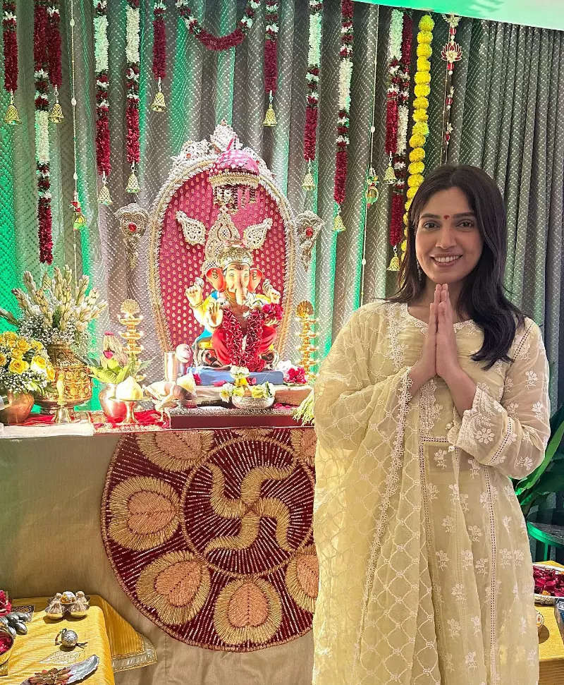 Bhumi Pednekar seeks blessings at Kamakhya Devi Mandir with her sister Samiksha