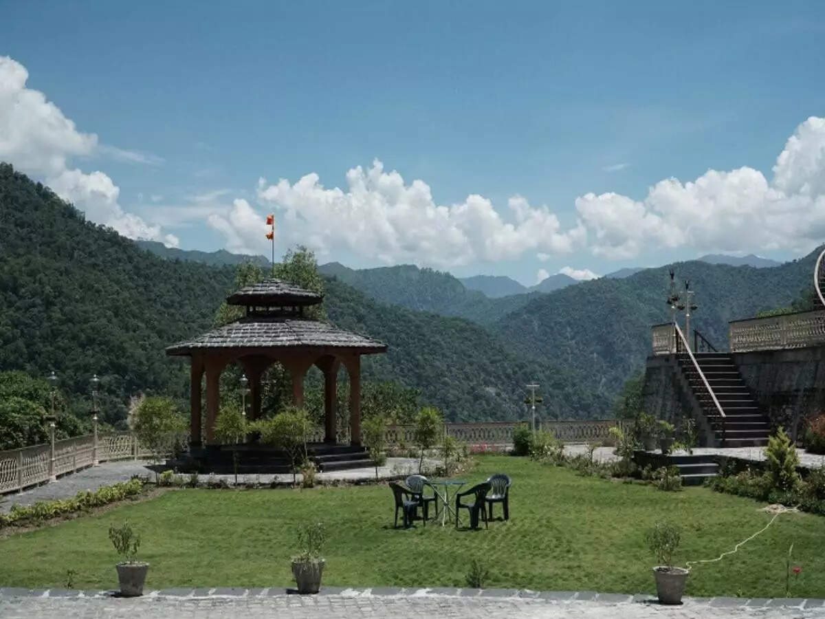 Discovering the top 10 yoga retreats in Rishikesh | Times of India Travel