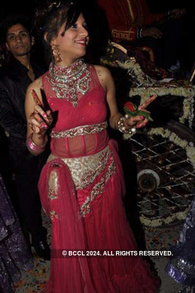 TV star Kinshuk weds Divya 