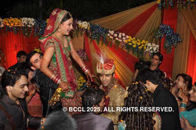TV star Kinshuk weds Divya 