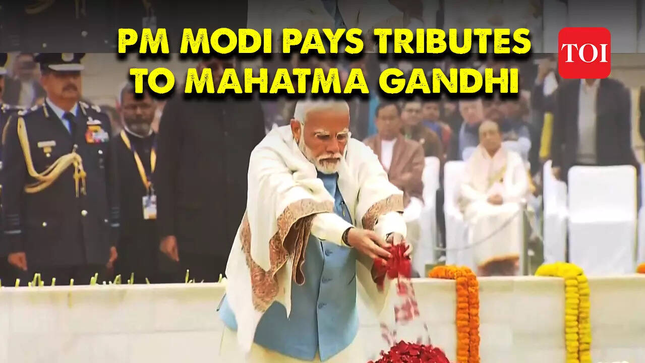 PM Modi pays floral tributes to Mahatma Gandhi on his death anniversary
