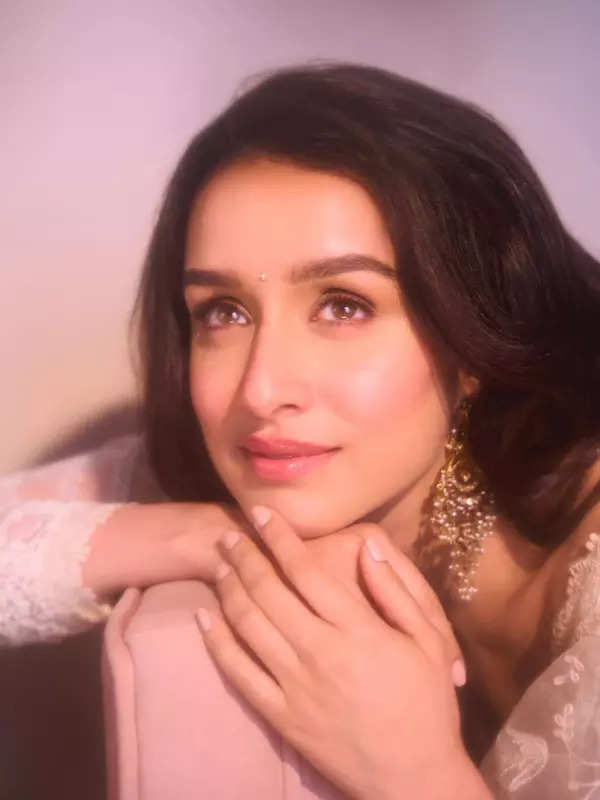 Shraddha Kapoor looks like a dream in baby pink Anarkali suit, see pictures