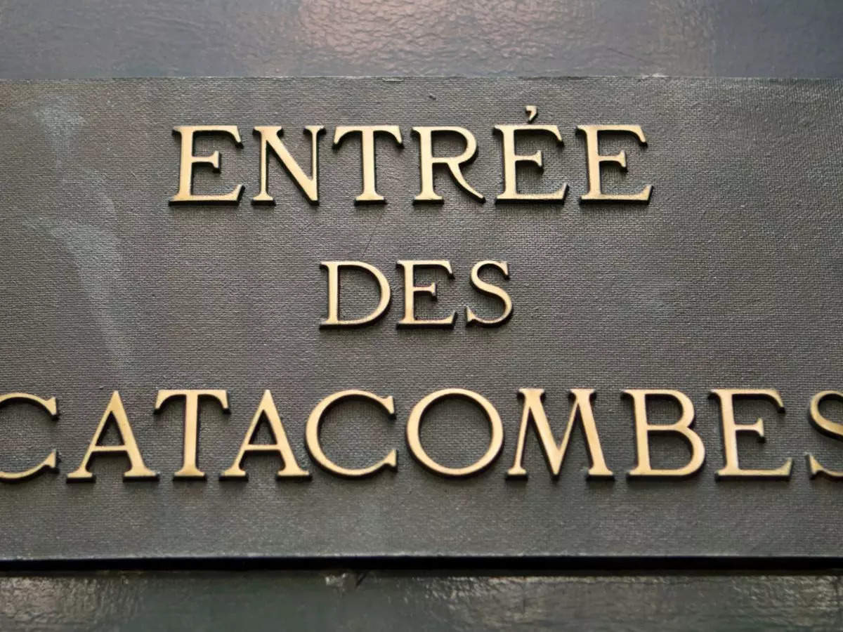 Haunted history: Bone-chilling facts about the Catacombs in Paris ...