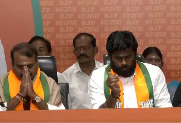 15 former MLAs and ex-MP from Tamil Nadu join BJP in Delhi
