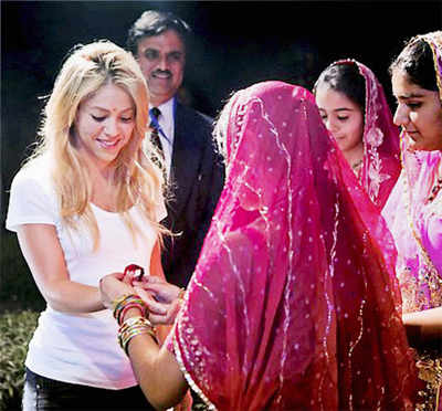 Shakira visits India