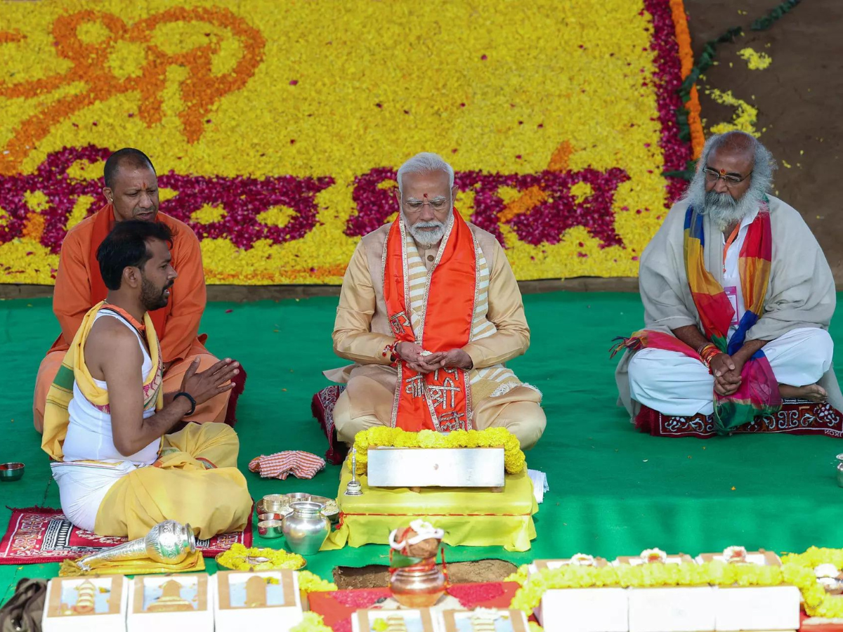 Pm Modi Lays Foundation Stone Of Kalki Dham Temple In Up 2407