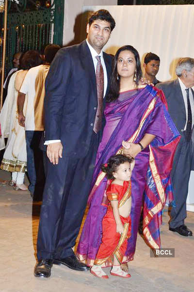 Cyrus Broacha with wife Ayesha during Boman Irani son Daneshs wedding ...