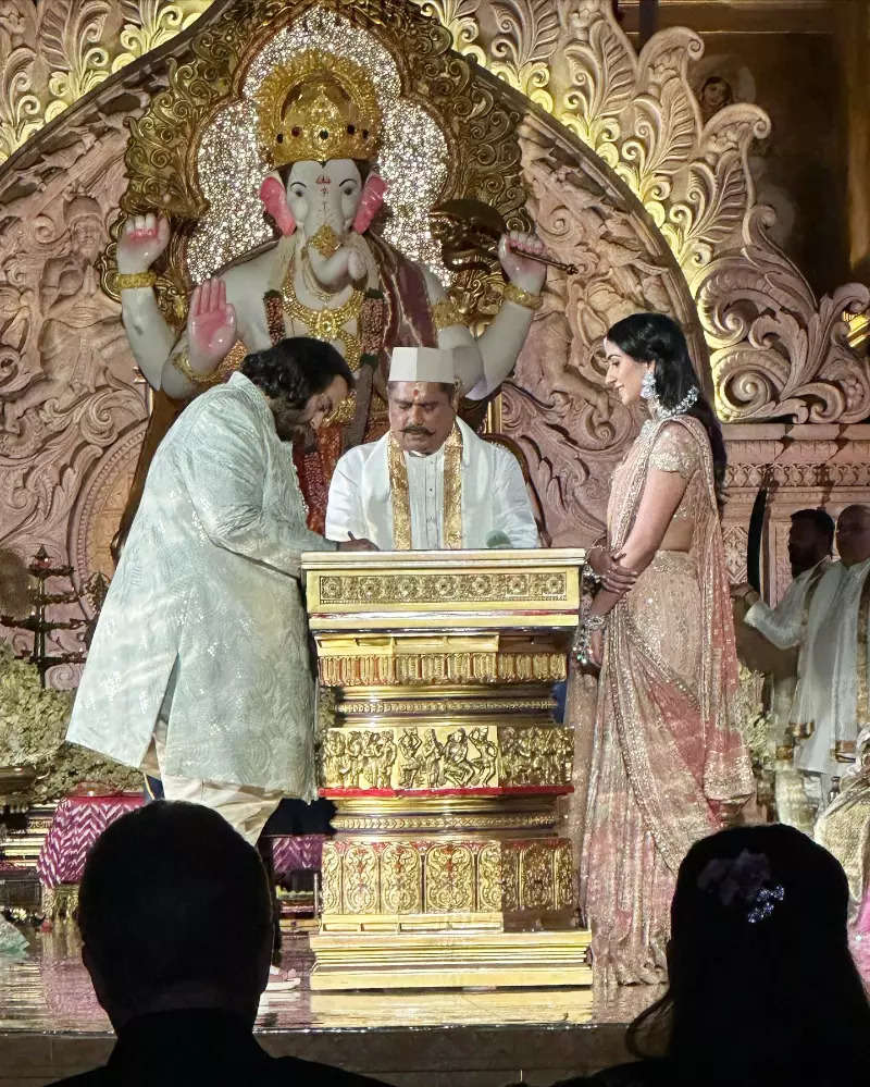 From ​SRK-Rihanna to Aditya-Ananya: Viral pictures from Anant Ambani and Radhika Merchant's pre-wedding festivities