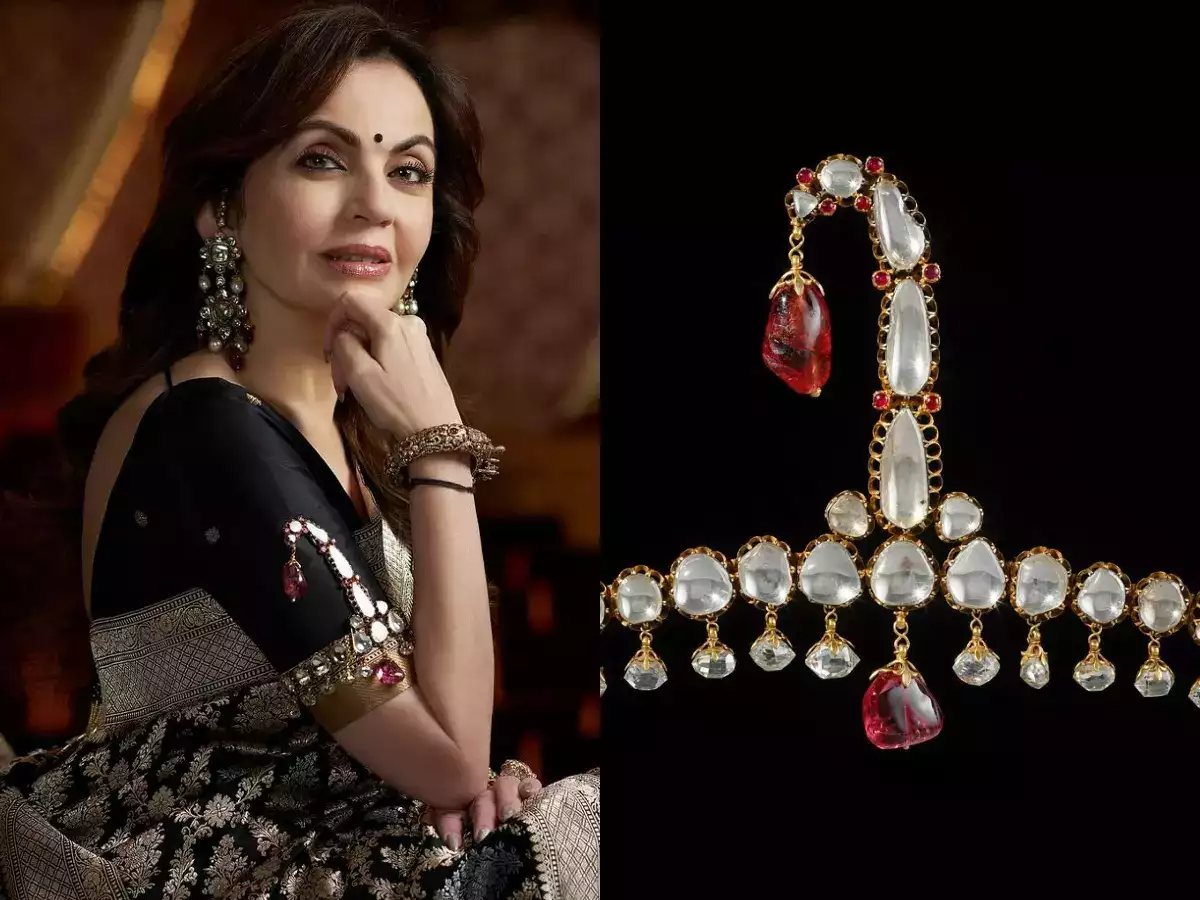 Photos: Nita Ambani spotted wearing Emperor Shah Jahan’s beautiful kalgi jewel as bajuband  | The Times of India