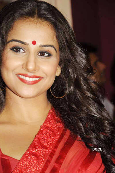 Vidya on sets of 'Bade Acche...'