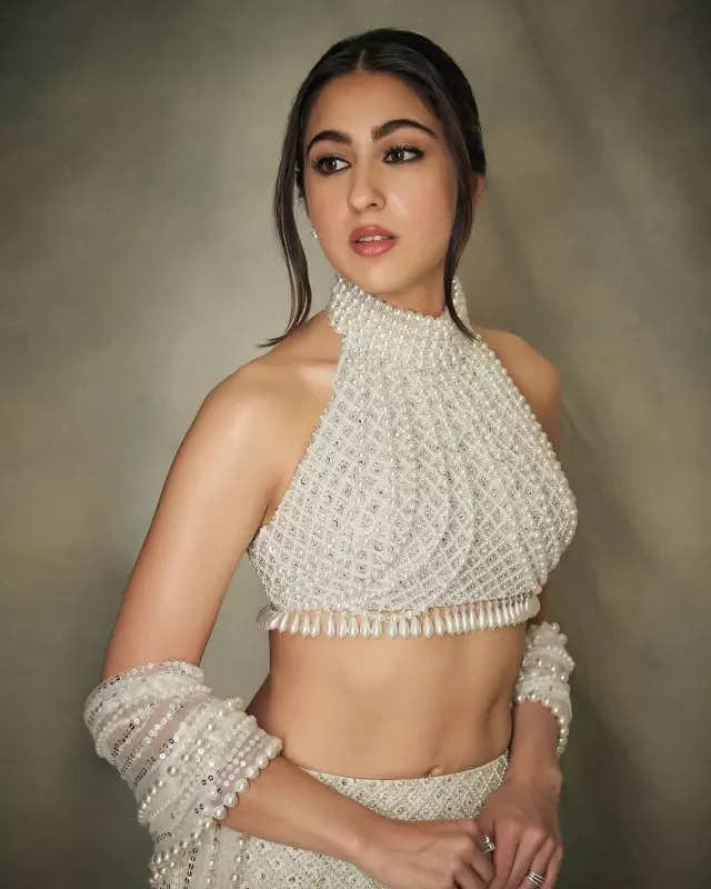 Sara Ali Khan exudes sophistication in exquisite floral gown, see pictures