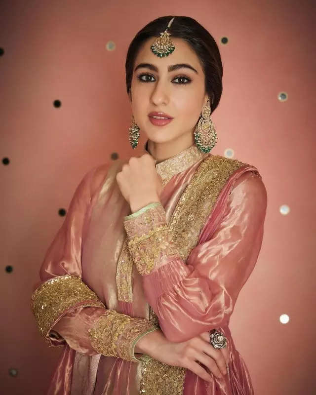 Sara Ali Khan exudes sophistication in exquisite floral gown, see pictures