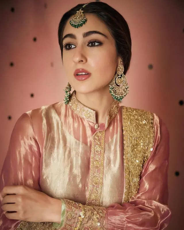 Sara Ali Khan exudes sophistication in exquisite floral gown, see pictures