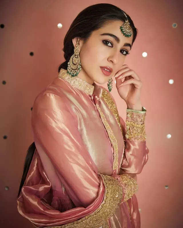 Sara Ali Khan exudes sophistication in exquisite floral gown, see pictures