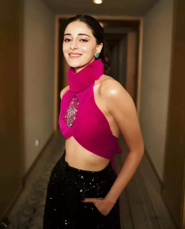 Ananya Panday serves shimmer glam at its best in a glitzy bodycon dress, see pictures