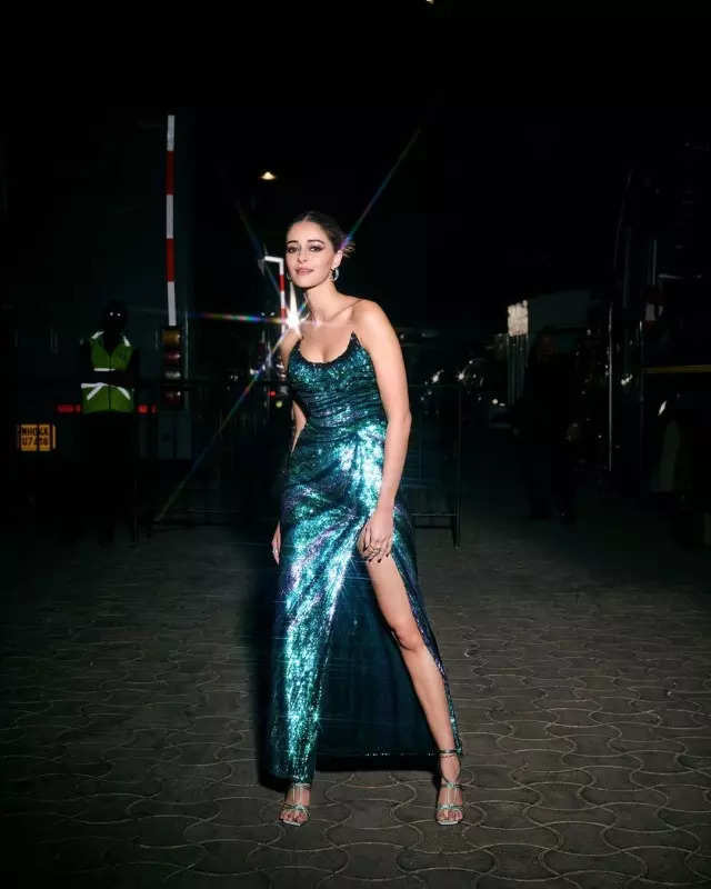 Ananya Panday serves shimmer glam at its best in a glitzy bodycon dress, see pictures