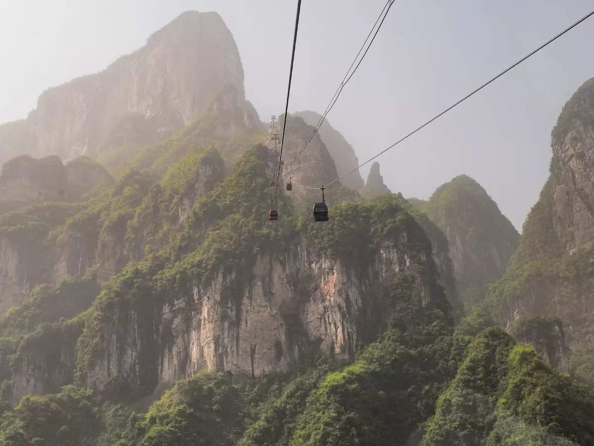 China: Discovering the beauty of Heaven's Gate in Tianmen Mountain ...