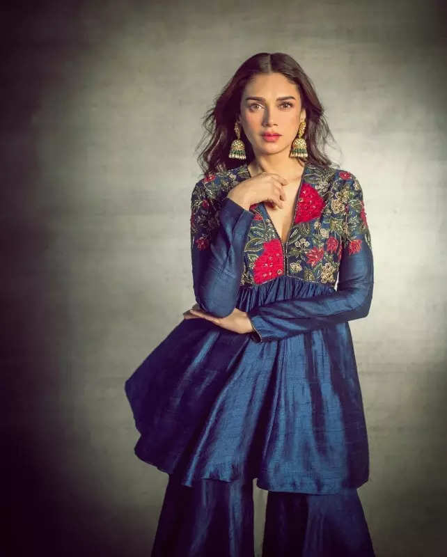 Aditi Rao Hydari looks like a modern-day Maharani in pink chiffon sharara set, see pictures