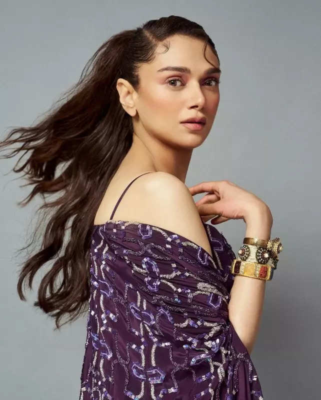 Aditi Rao Hydari looks like a modern-day Maharani in pink chiffon sharara set, see pictures