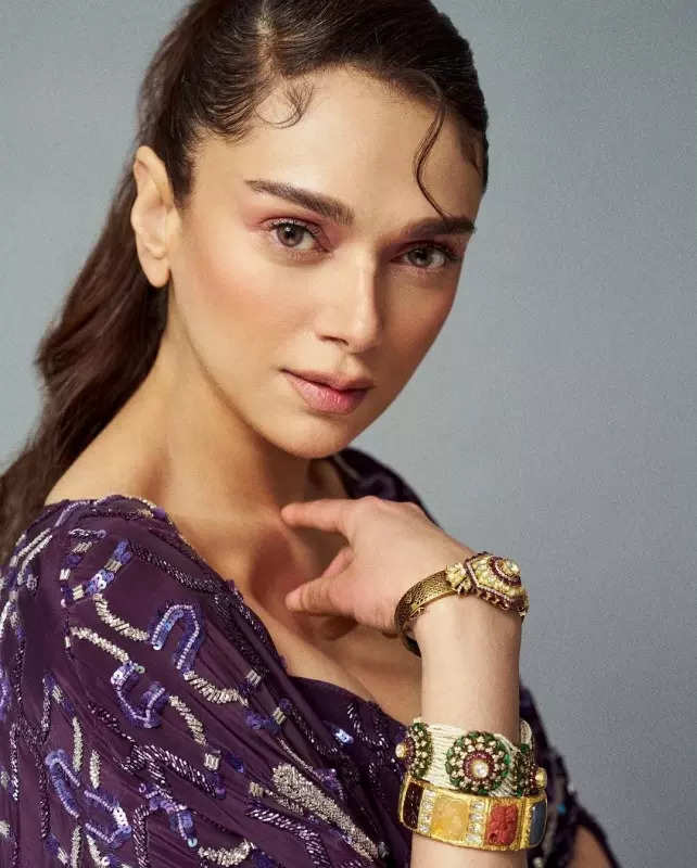 Aditi Rao Hydari looks like a modern-day Maharani in pink chiffon sharara set, see pictures