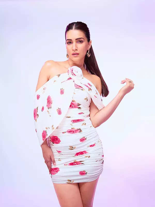 Delving into Kriti Sanon's versatile fashion sense: A rising star's style journey