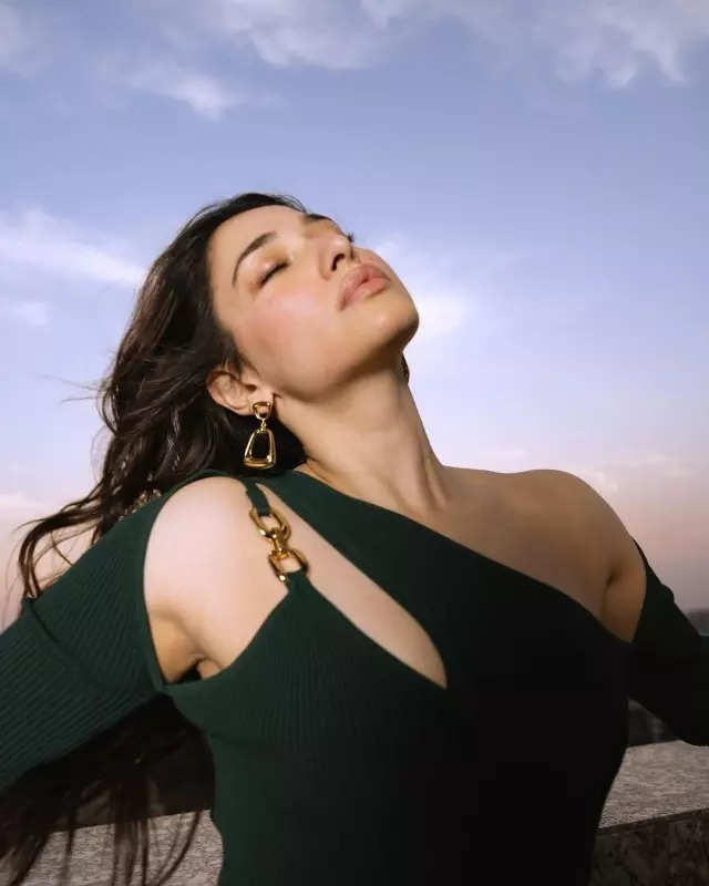 Tamannaah Bhatia exudes chic style energy in an electrifying green pre-draped saree, see pictures