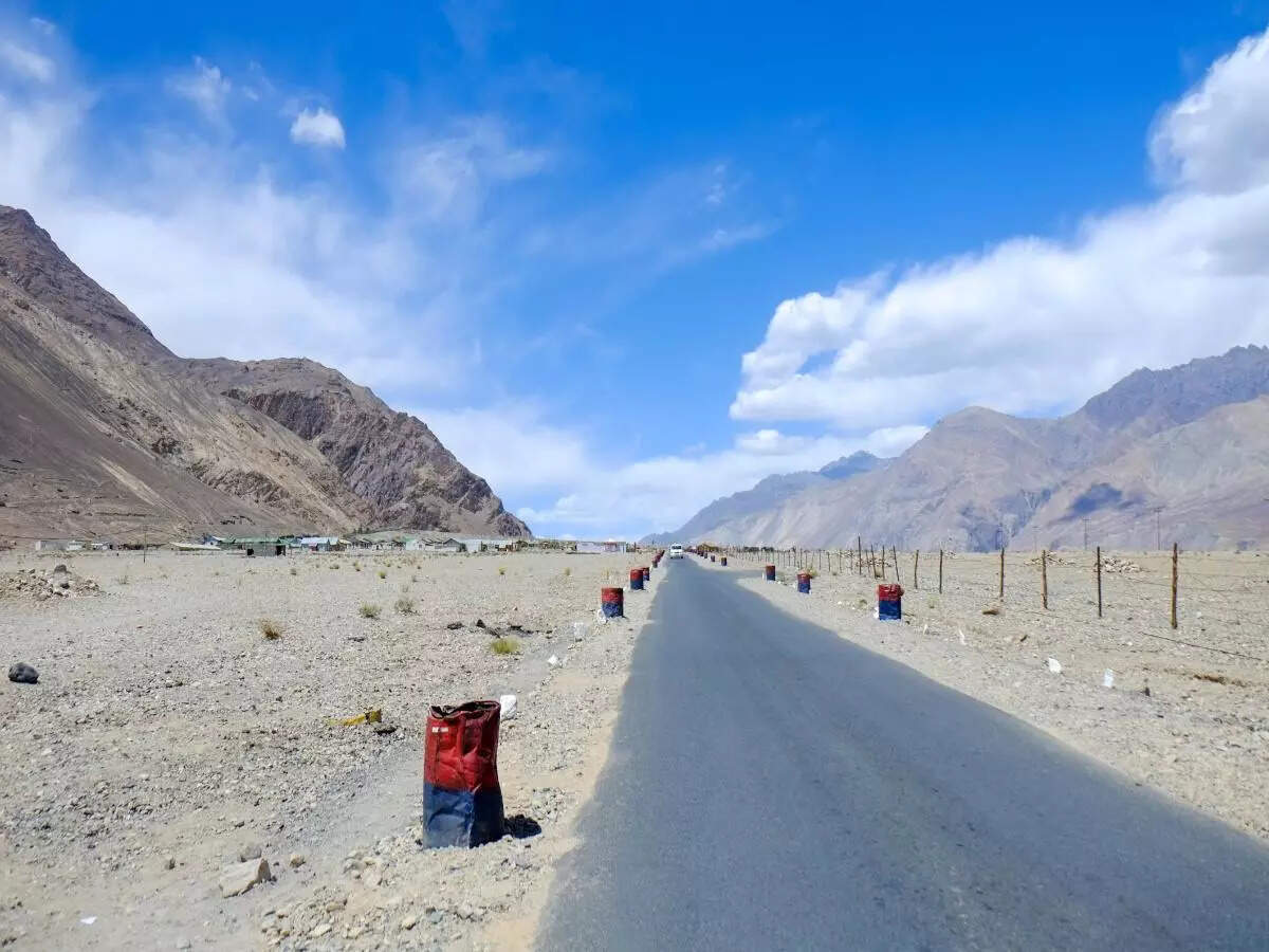 Pakistan-China border reopens for tourism and trade after 4 months closure