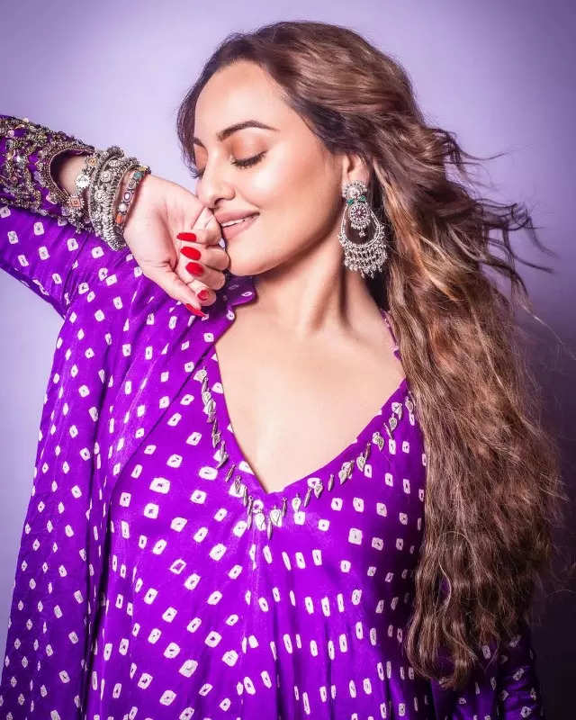 Sonakshi Sinha's ethnic closet for 'Heeramandi' promotional spree commands attention, see pictures