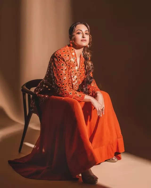 Sonakshi Sinha's ethnic closet for 'Heeramandi' promotional spree commands attention, see pictures