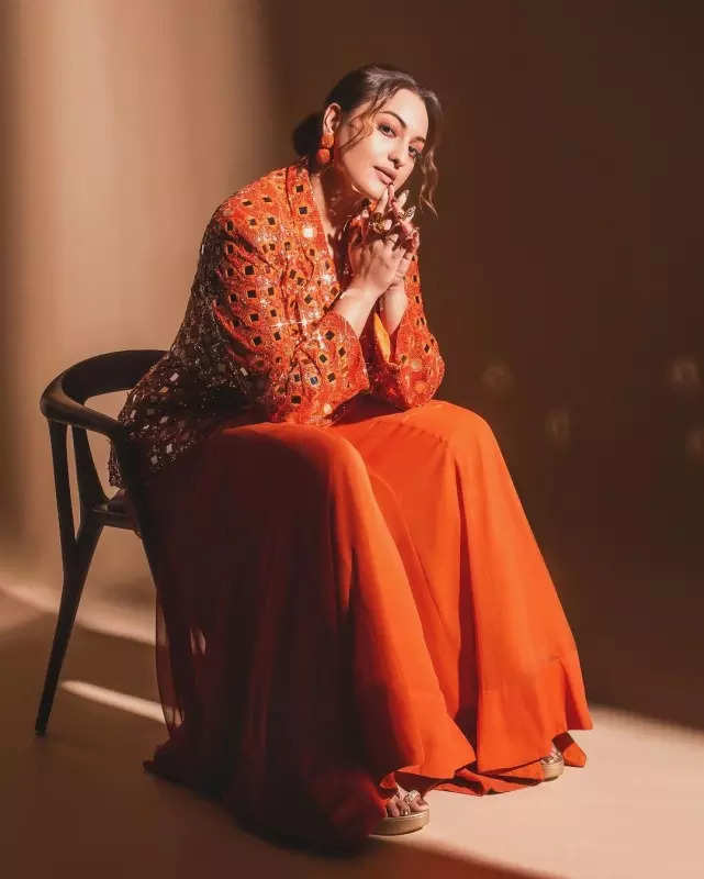 Sonakshi Sinha's ethnic closet for 'Heeramandi' promotional spree commands attention, see pictures