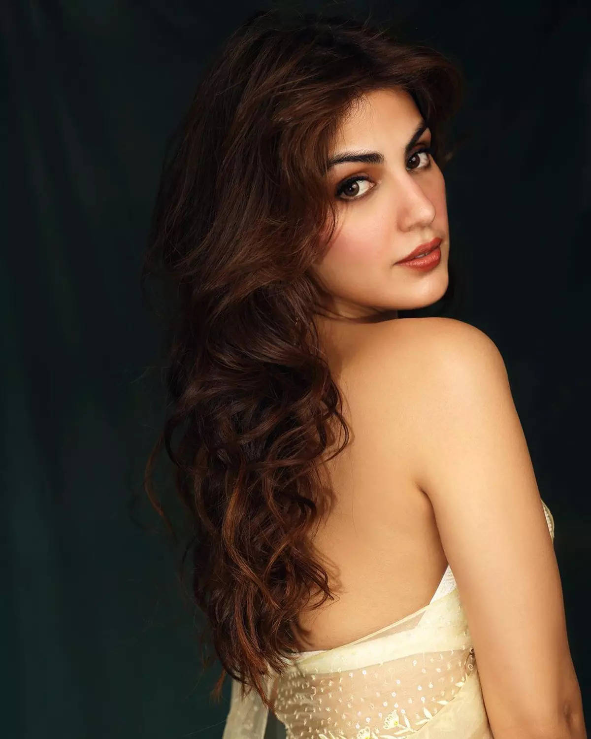 ​Rhea Chakraborty captivates with her luxuriant locks​