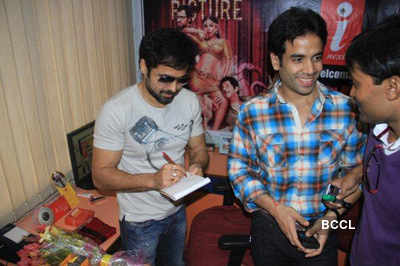 Tusshar, Emraan promote 'The Dirty Picture'