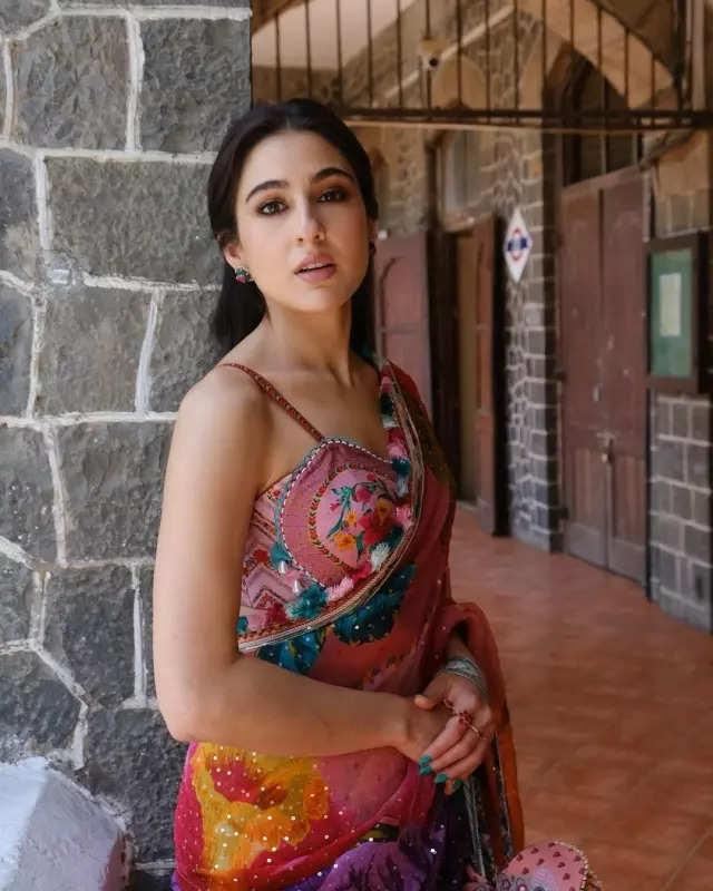 Sara Ali Khan's saree-torial grace in animal print traditional number is perfect for summer, see pictures