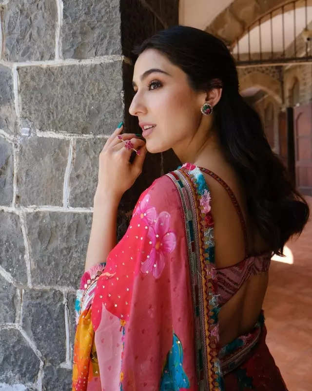 Sara Ali Khan's saree-torial grace in animal print traditional number is perfect for summer, see pictures